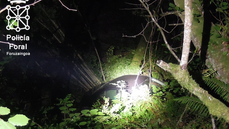 Doneztebeko bizilagun bat hil da Zubietan matxuratutako ibilgailu bati laguntzen ari zela