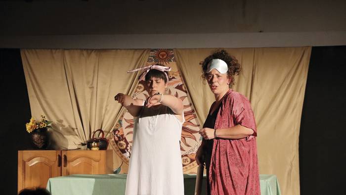 'Ama begira zazu' antzerkia Goizuetan