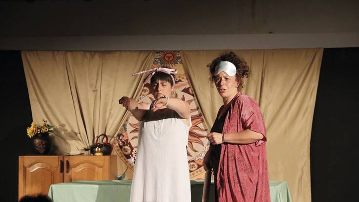 'Ama begira zazu' antzerkia Goizuetan