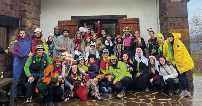 Denbora kaxkarra eta umore ona Zugarramurdiko ihauteetan ere