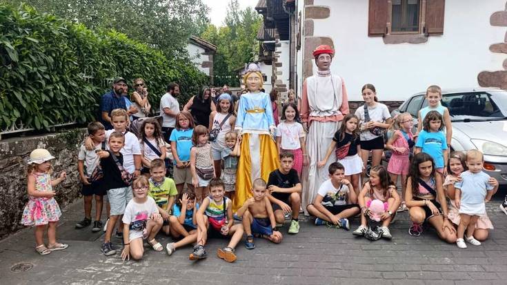 [ARGAZKIAK] Giro ezin hobea izan dute Arraiozko bestetan