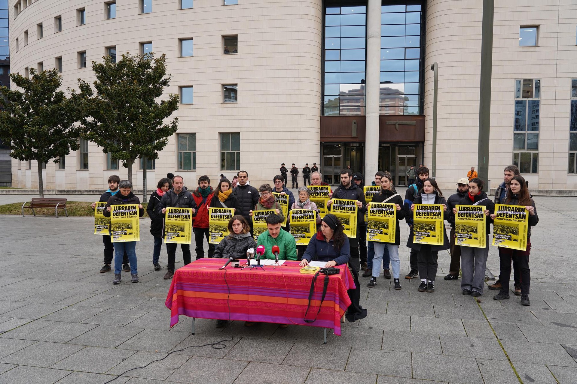 Aroztegiko Elkartasun Komiteak epaiketaren prozesuan eta ondotik gertatu diren hainbat eraso matxista salatu ditu ohar bidez