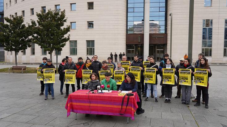 Otsailaren 1eko manifestaziorat joateko deialdia egin du Aroztegiko Elkartasun Komiteak