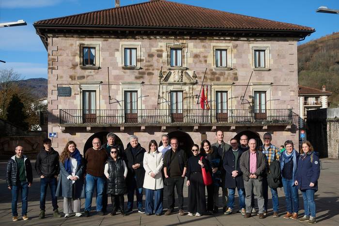 Nafarroako Gobernuak Elizondon bultzatutako etxebizitzen zaharberritzeak nabarmendu ditu