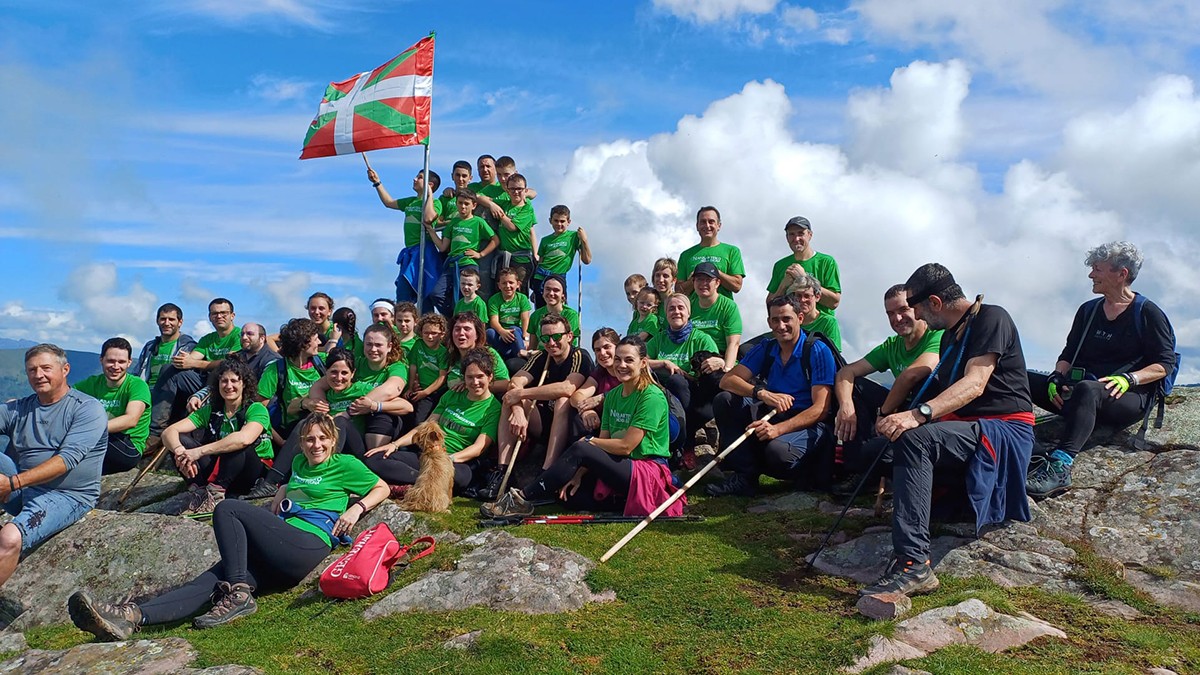 Antzerkia eta mendi itzulia tarteko asteburu polita izan dute Narbarten