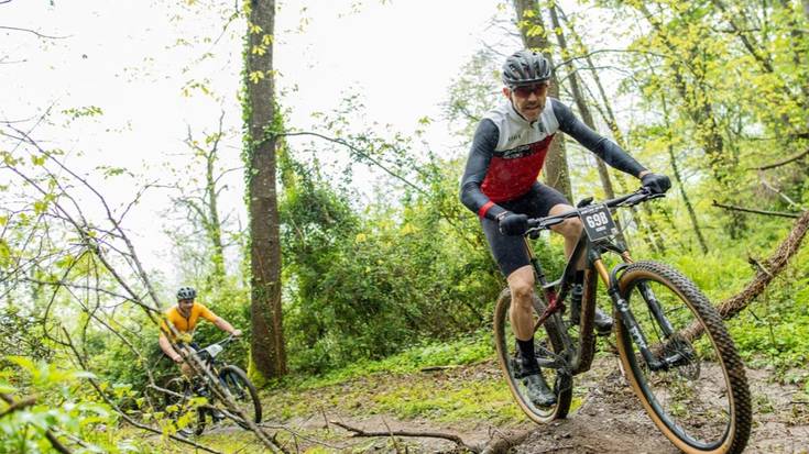 Endika Mantecon eta Katixa Arizmendi nagusi Igantziko VI. Mendi Duatloian