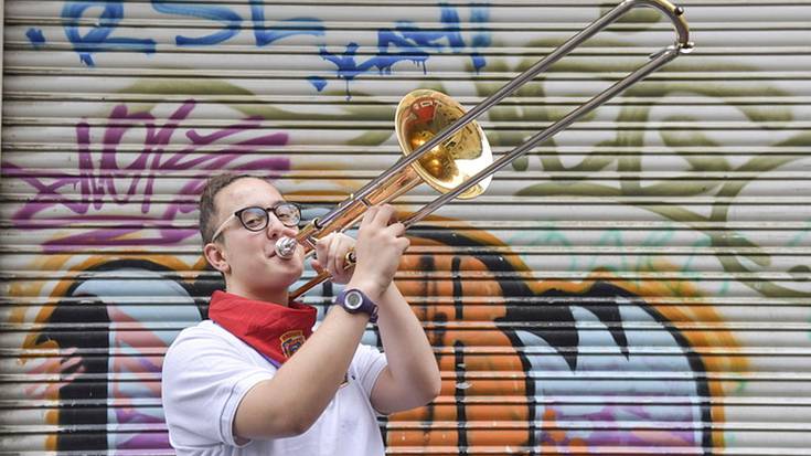 Iruña Jazz Big Band taldeko Amets Aznarezekin egon gara