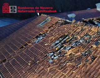 Tximista batek jota, su hartu zuen Dantxarineko Paco Bentaren teilatuak
