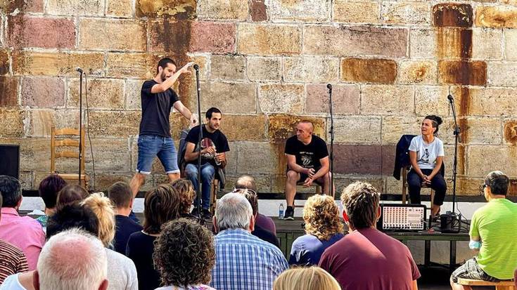 Bertso saio ederraz gozatu dute Zubietan