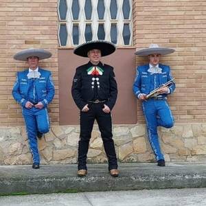 Los Charros taldearekin