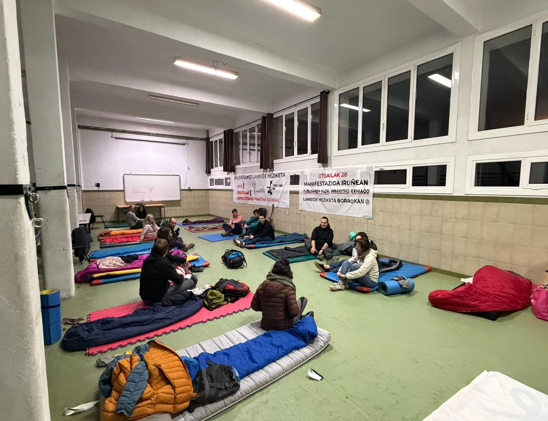 Lanbide Heziketako murrizketak salatzeko itxialdia egin dute Elizondo Lanbide Eskolan