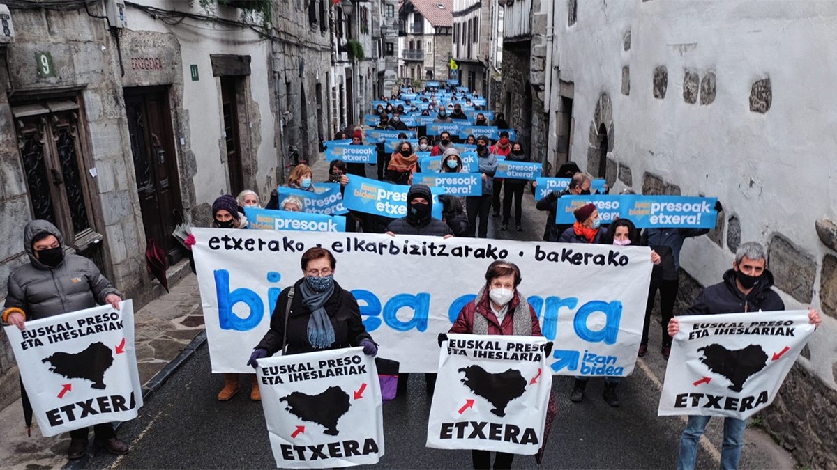Euskal espetxeetara ekarriko dituzte bederatzi euskal preso eta hirugarren gradua emanen diete biri