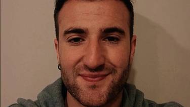 Unai Orbegozo masajistak etxez etxeko zerbitzua eskaintzen du mugikortasun arazoak dituzten pertsonei bidea erraztuz