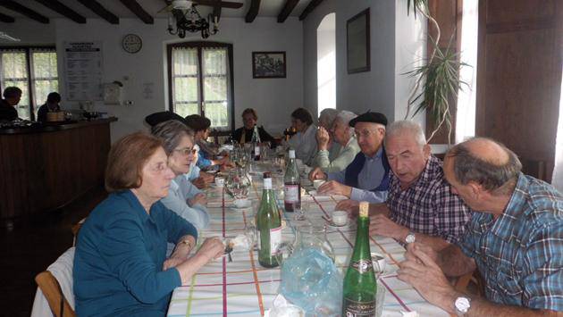 Uso jatea egin dute Larraburuan 