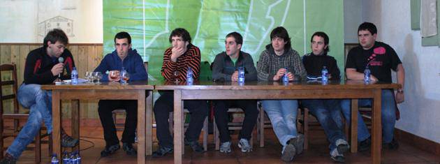 Aimar Karrikak irabazi du V.Mariano Izeta bertso sariketa