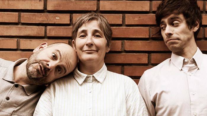 'Alperrak, tunanteak eta maleanteak' antzerkia Lesakan