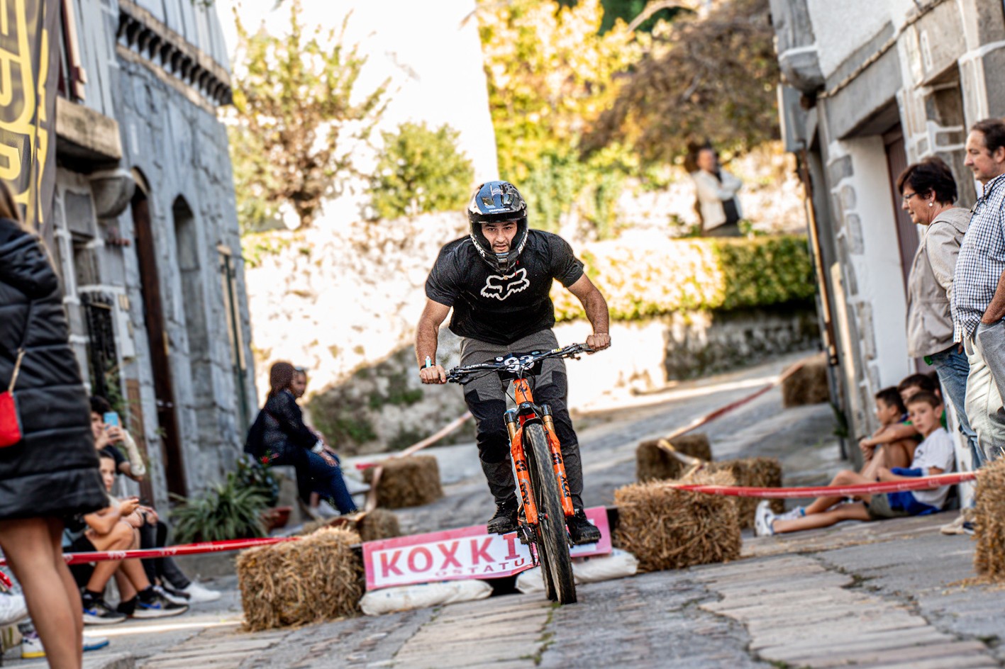 II. Bizibide enduro lasterketa jokatuko dute asteburuan Lesakan