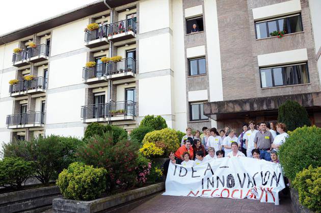 Lan hitzarmen berria eskatu dute Elizondoko erresidentziako langileek