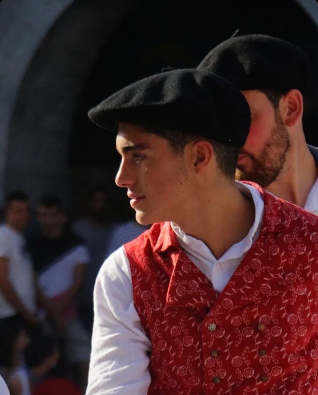 «Maila batean edo bestean denok izan gaitezke bertsolari»