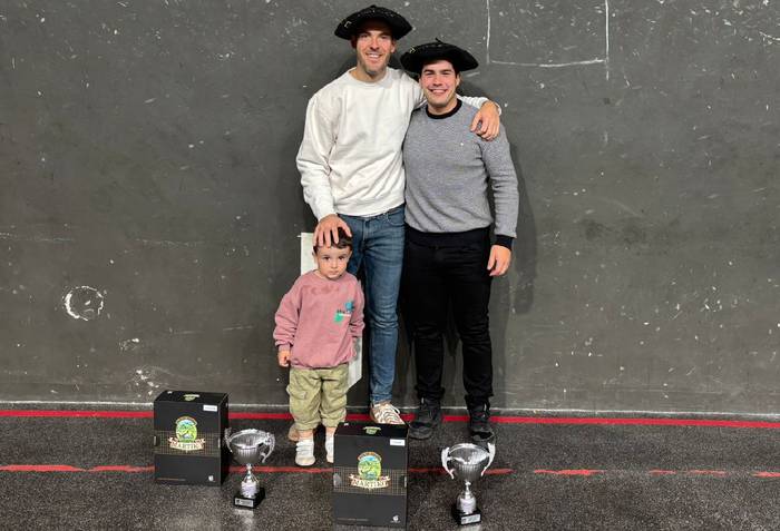 Aritz Elizegi gartzaindarrak XVI. Irun Hiria pala txapelketa ere irabazi du