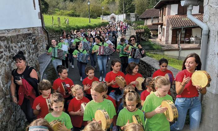 Urriaren 11n Lesakan eginen den Bortzeguna ospakizuneko bazkarirako txartelak salgai daude dagoeneko
