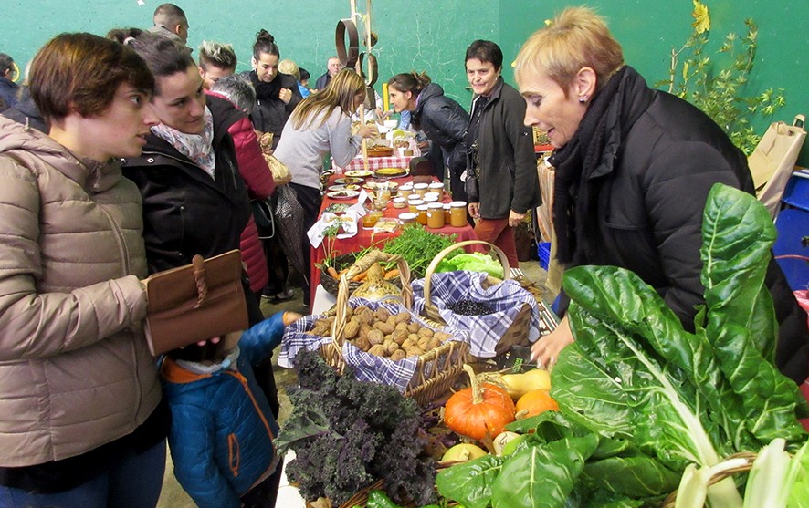 Leitzako eta Aresoko produktuen VII. azoka eginen dute igandean Leitzan