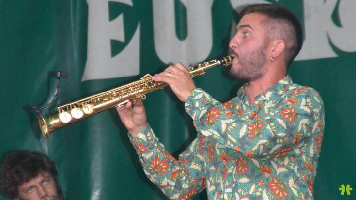 Erantzun ona jaso du Old School Funky Family taldearen kontzertuak Beran