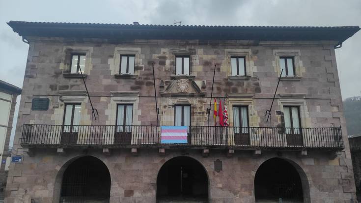 Trans ikusgarritasunaren egunari keinua egin dio Baztango Udalak