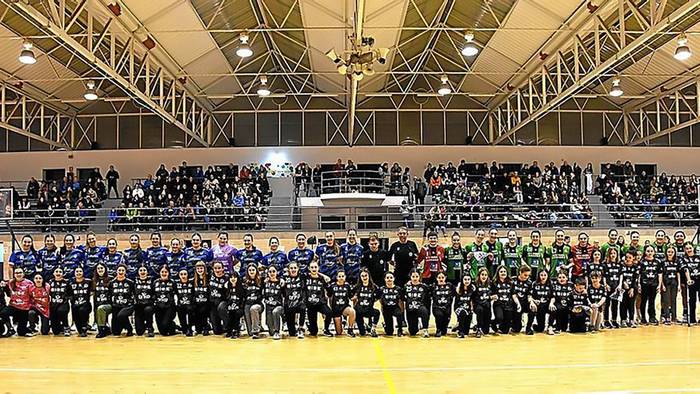 Euskal Herriko bi eskubaloi talde onenek Elizondon jokatu dute asteazken honetan