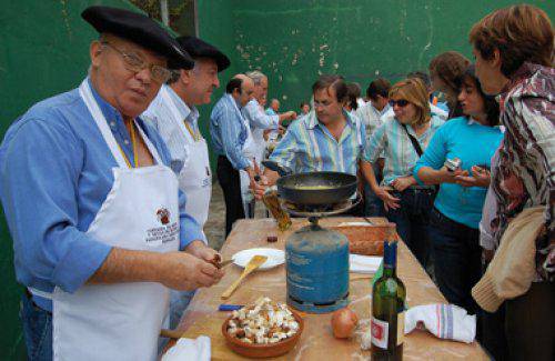 Turistaren Eguna eta Onddo eta Zizen Kofradiaren egun haundia igandean