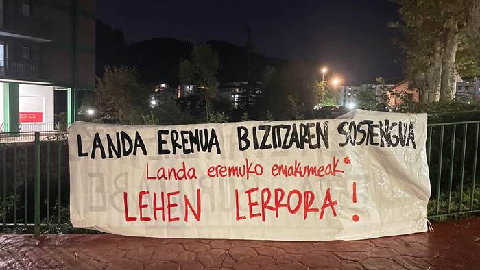 Landa eremuko emakumeei aitortza egin die Berako Goldatz talde feministak