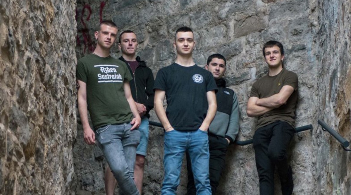 Atekabeltz gaztetxean kontzertuak antolatu dituzte ostiralean