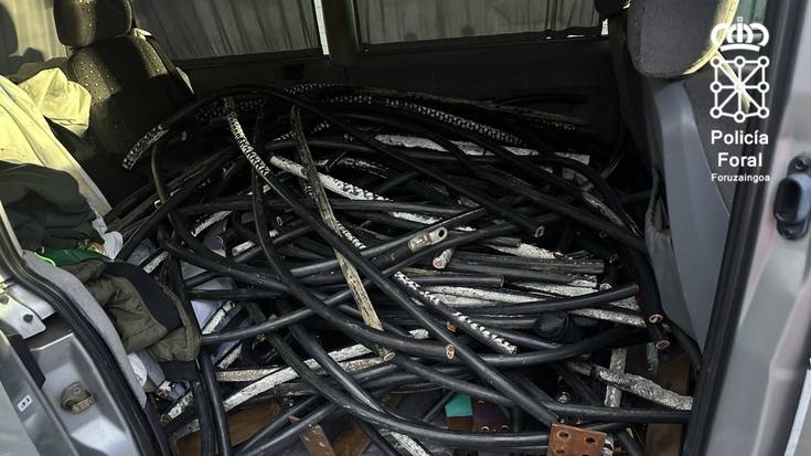 Foruzainek hiru pertsona atxilotu dituzte Legasan enpresa batean kableatua lapurtzeagatik