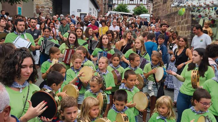 Herriko musikarien doinuak entzunen dira Santa Zezilia egunean Etxalarren