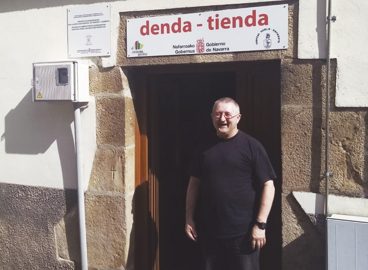 Urrozko herriko denda berriz ireki dute eta «jende aunitz» dabil