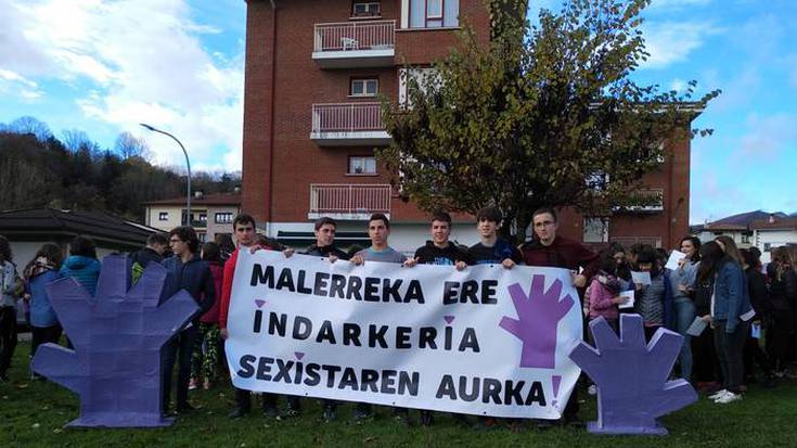 Doneztebeko Liburutegiak indarkeria matxistaren aurkako I. ipuin lehiaketa antolatu du