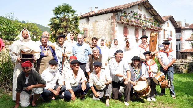 Eguraldi sargoriarekin ospatu zen abuztuaren 11n Urdazubiko Burdinaren Eguna