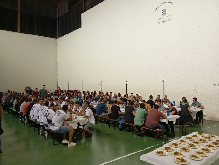 Arraiozko bestetara joateko autobus zerbitzua izanen da larunbat gauean