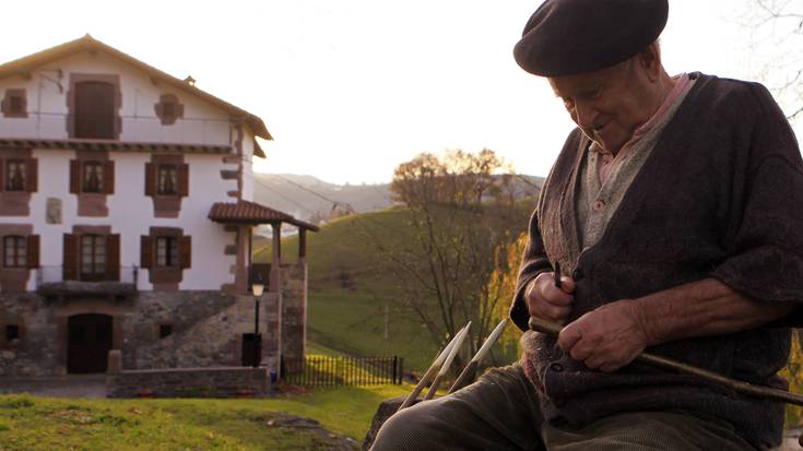 Diru-transferentziak erabakitzerakoan, Baztanek duen «izaera bereziki konplexua» kontuan hartzea eskatu dio udalak Nafarroako Parlamentuari