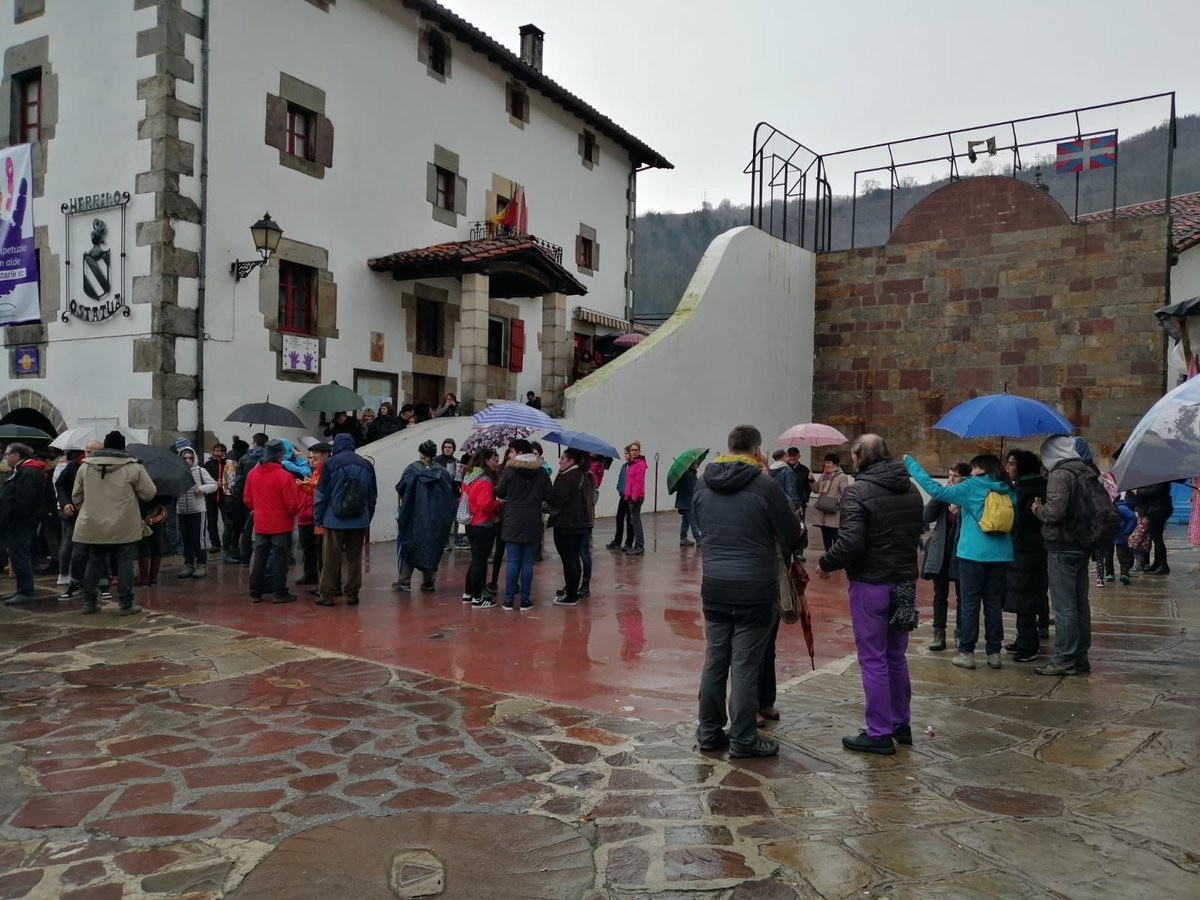 Zubietako plazaren mendeurren festa ortziralean eta larunbatean
