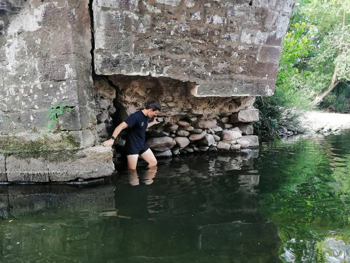 Kalte larriak atzeman dituzte Arraiozko zubian eta konponketa lanak abiatu dituzte