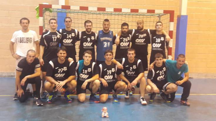 Erreka eskubaloi taldeko seniorrek Superkopa irabazi dute