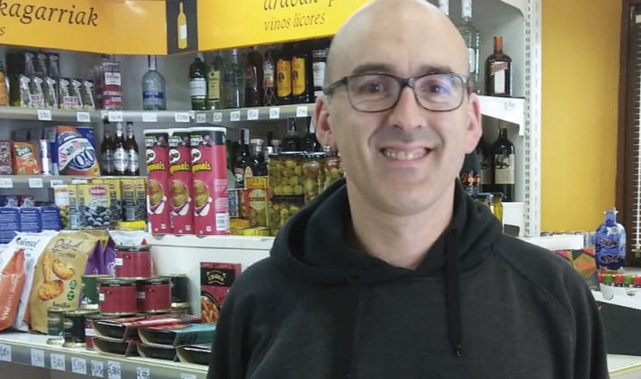 «Dendari esker erlazio estua dut herritarrekin» 