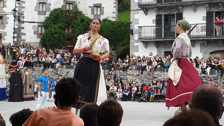 Leitza koloretan festa antolatu dute abenduaren 22an