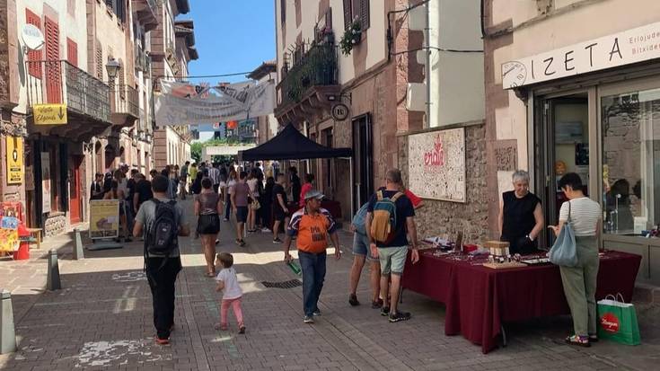 Bertan azoka izanen dute larunbatean, berriz ere,  Elizondoko karriketan