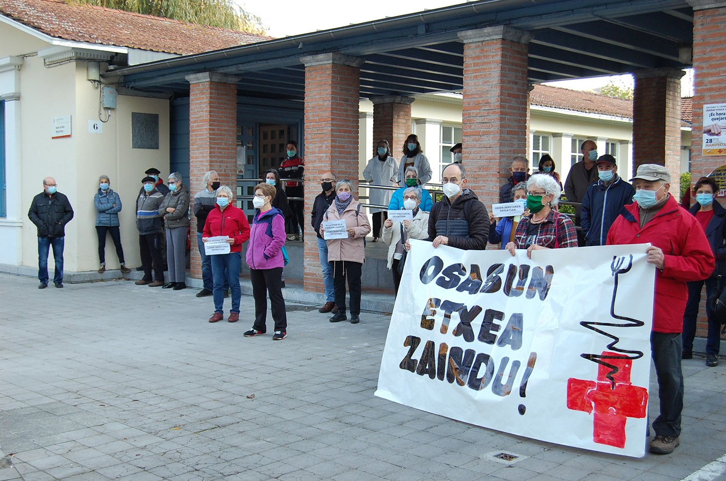 Bortzirietako lehen mailako osasun arretari dagozkion lanpostuak bete gabe edo erdizka beteak segitzen dutela ohartarazi dute