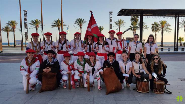 Saloun egin den nazioarteko makildantzen kongresuan parte hartu du Gure Txokoa dantza taldeak