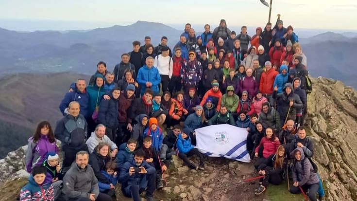 Mendaurrera igoz eta San Silvestre lasterketarekin akitu du urtea Errekak