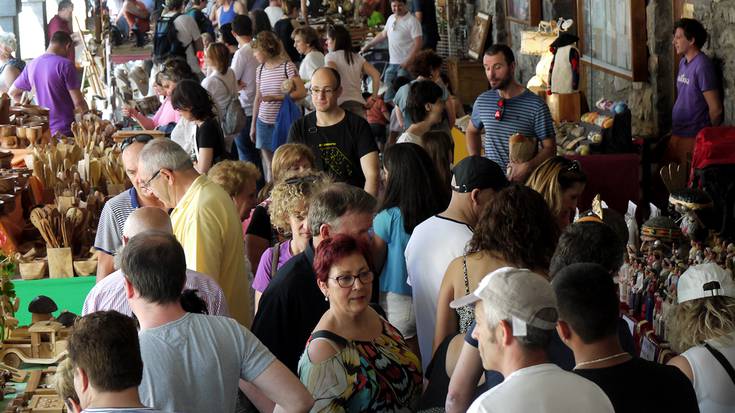 Plaza bete jende Leitzako 41. eskulangintza azokan