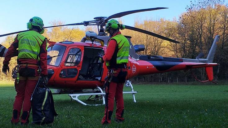 Mendian erori eta zauritu den txirrindulari bat erreskatatu dute Beran